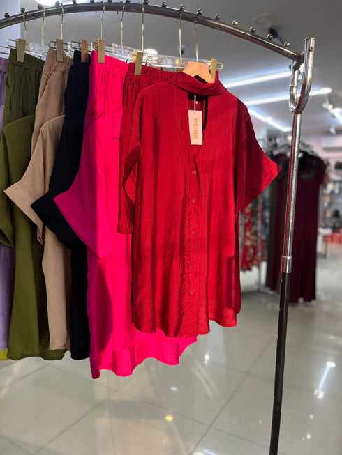 Women Stylish Back Botton Hollow Out Shirts With Short Pants Sets
